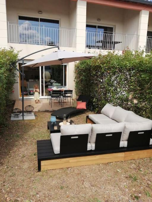 Le Soleil D Eugenie Appartement Dans Residence Avec Piscine Commune Pres De Carcassonne Olonzac Exterior foto