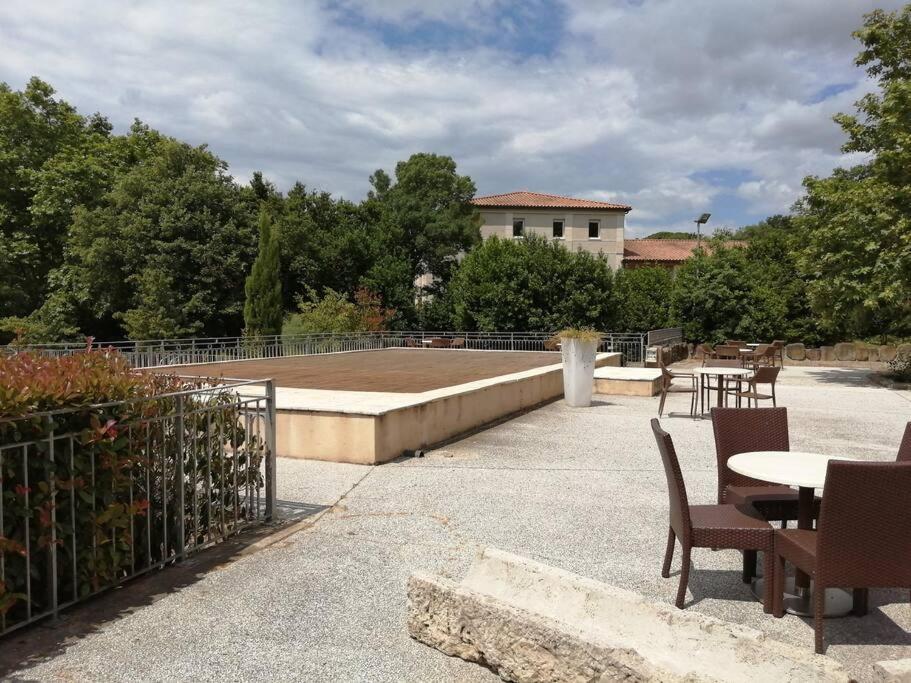 Le Soleil D Eugenie Appartement Dans Residence Avec Piscine Commune Pres De Carcassonne Olonzac Exterior foto