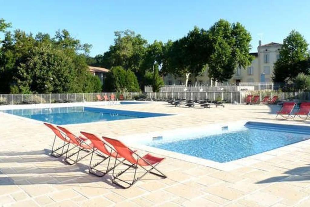 Le Soleil D Eugenie Appartement Dans Residence Avec Piscine Commune Pres De Carcassonne Olonzac Exterior foto