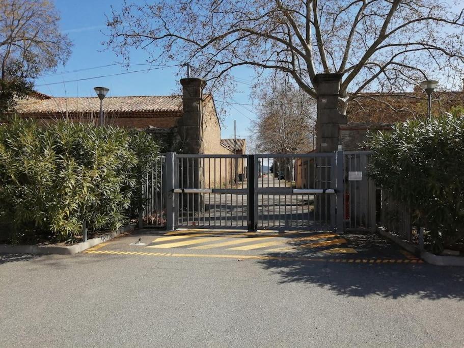 Le Soleil D Eugenie Appartement Dans Residence Avec Piscine Commune Pres De Carcassonne Olonzac Exterior foto