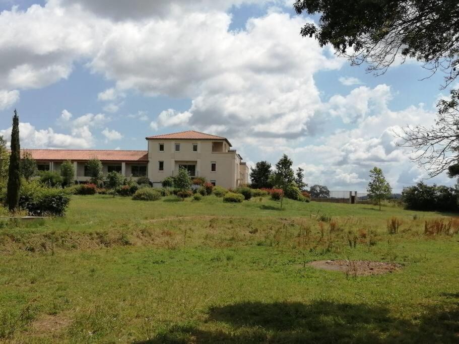 Le Soleil D Eugenie Appartement Dans Residence Avec Piscine Commune Pres De Carcassonne Olonzac Exterior foto